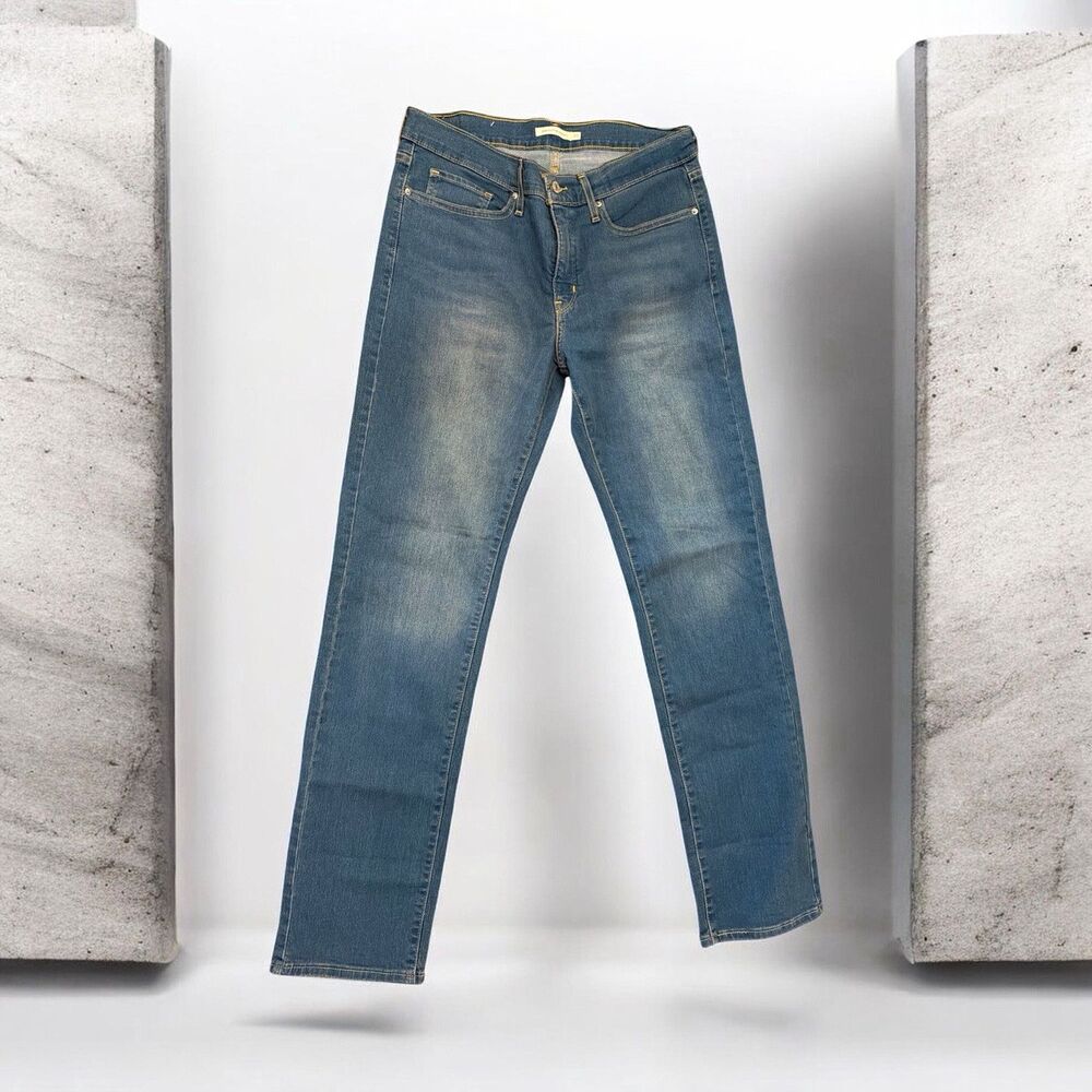 Women’s Levi’s Straight Jeans Blue Medium Wash Denim Button 5-Pocket Size 31